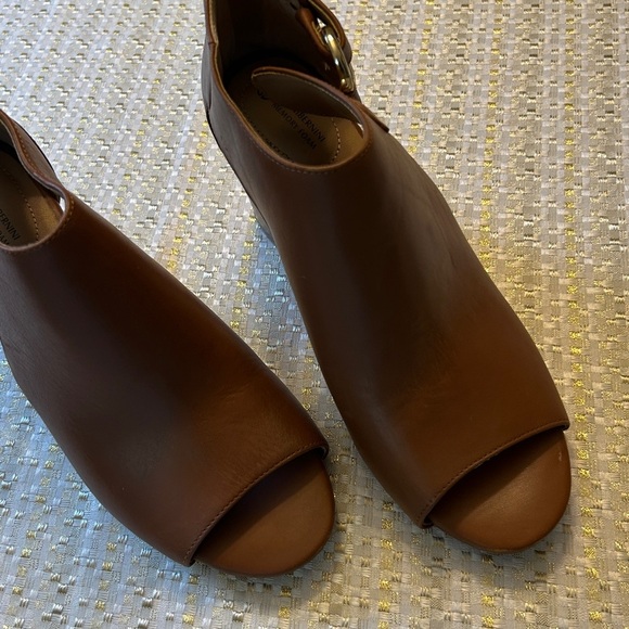 Giani Bernini Brown Peep-Toe Gold Buckle Horse Bit Block Heel Shooties size 8.5 - Picture 11 of 15